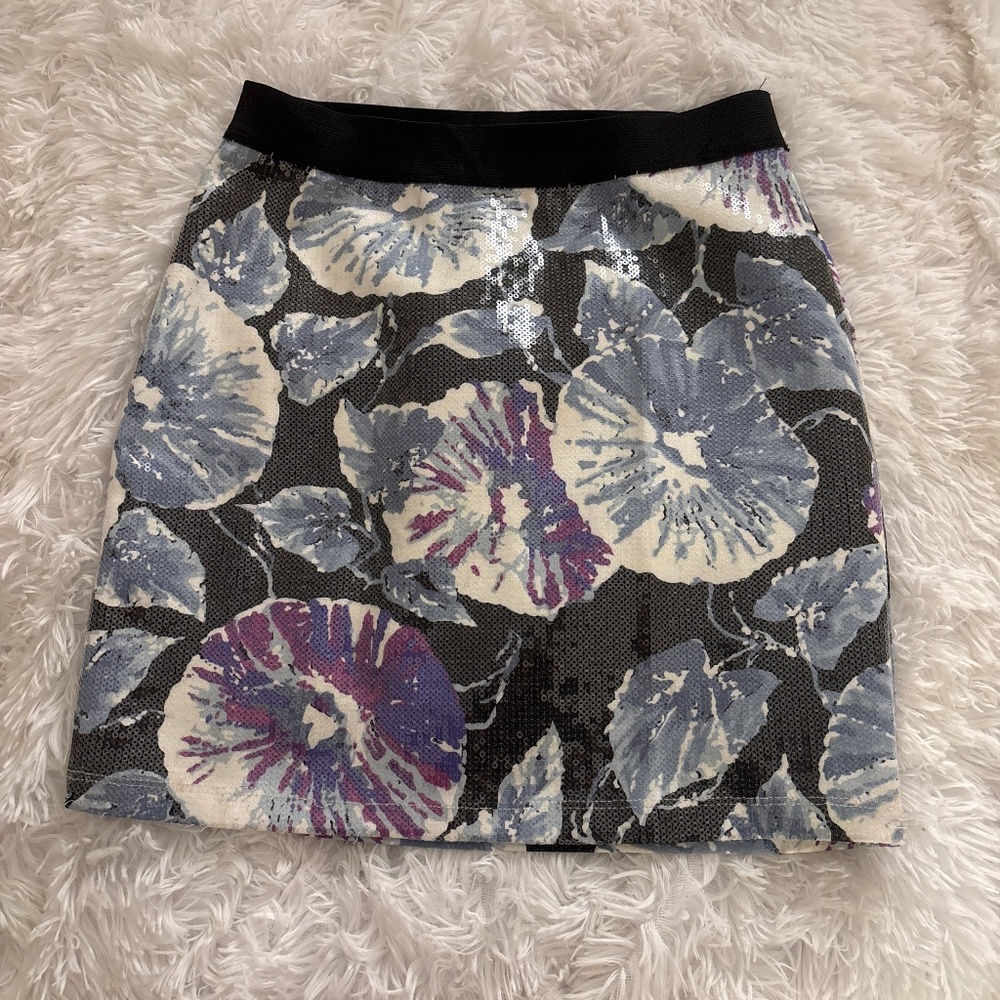 High waisted skirt